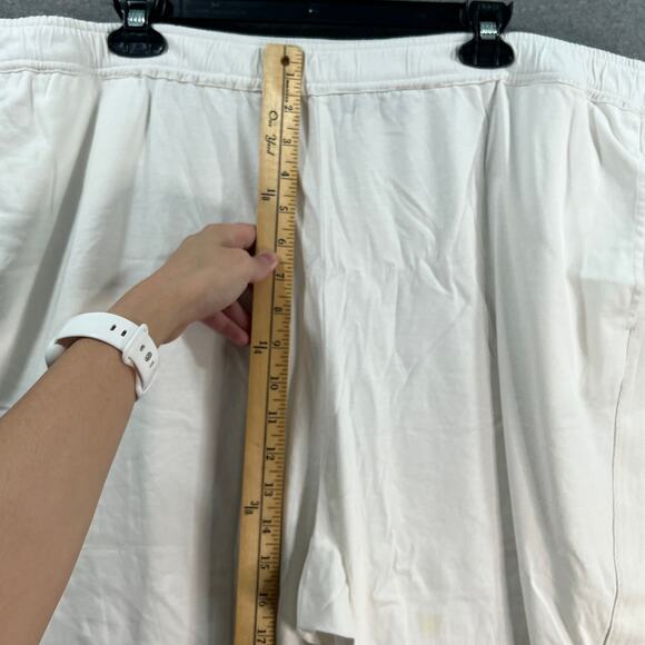 Susan Graver Weekend Regular Cotton Bermuda Shorts w/D-Ring D White, Size 2X - Picture 6 of 11